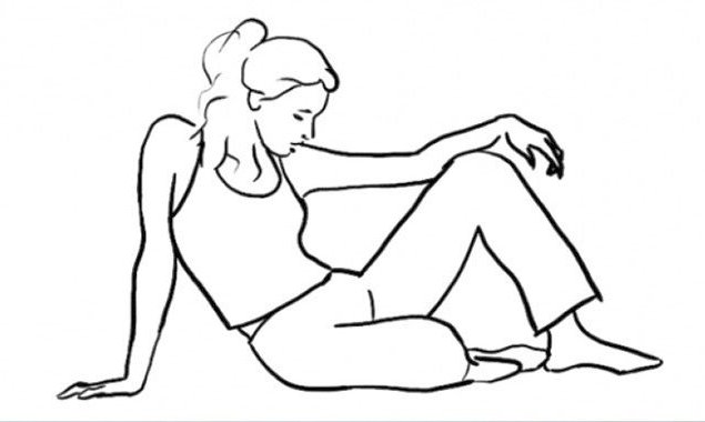 Mudar a posição sentada é uma ação que o corpo perceciona como alívio.